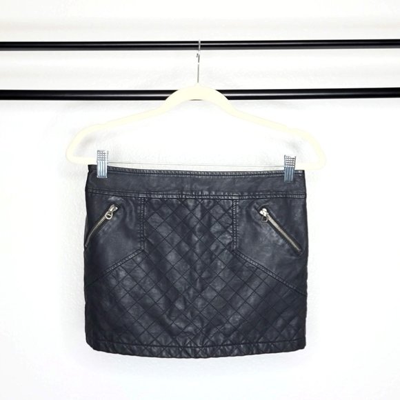 BCBGeneration Dresses & Skirts - BCBGeneration Black Faux Leather Quilt Design Double Zipper Mini Skirt Size XS